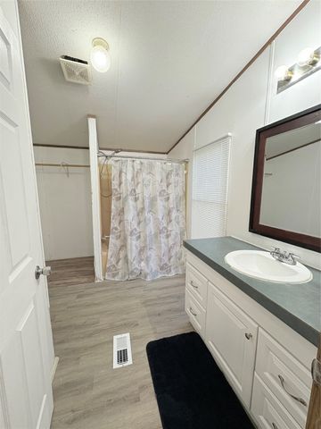 307 W Merritt Avenue, Garrett, TX 75119