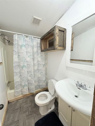 307 W Merritt Avenue, Garrett, TX 75119