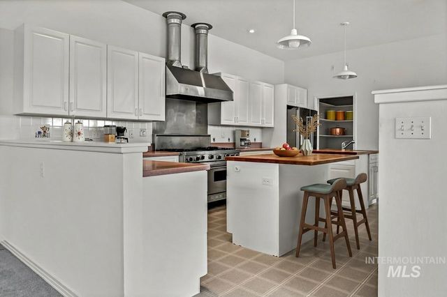 4266 N La Fontana Way, Boise, ID 83702