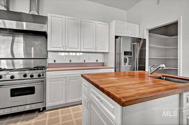 4266 N La Fontana Way, Boise, ID 83702