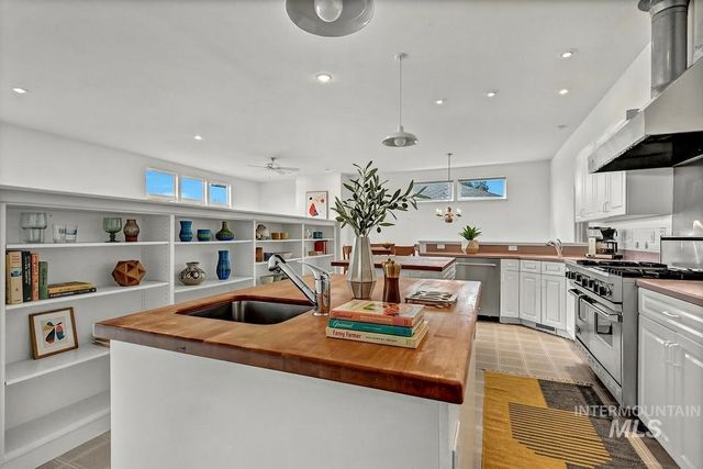 4266 N La Fontana Way, Boise, ID 83702