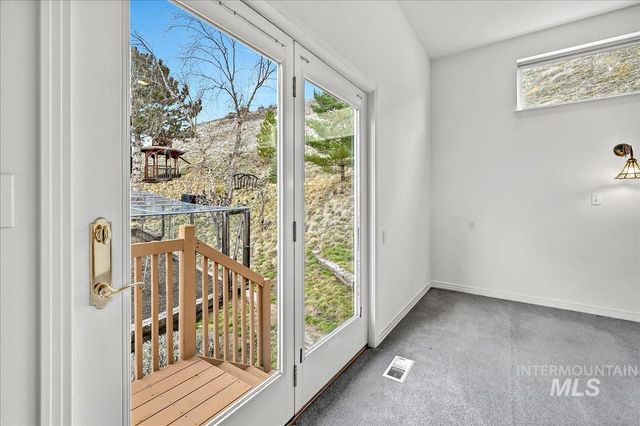 4266 N La Fontana Way, Boise, ID 83702