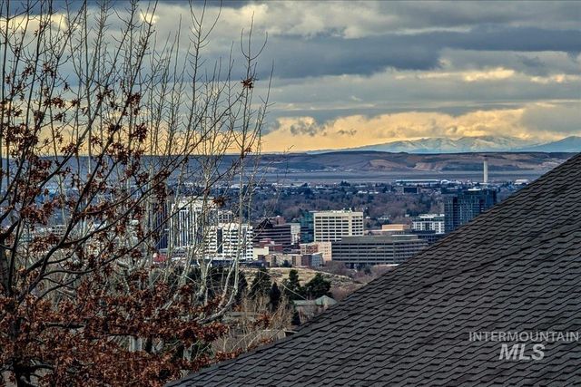 4266 N La Fontana Way, Boise, ID 83702