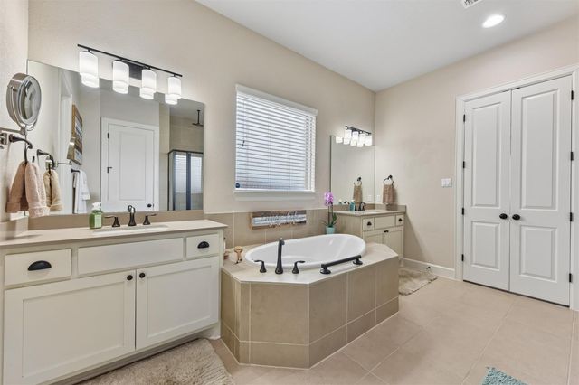104 Skylark LN, Hutto, TX 78634