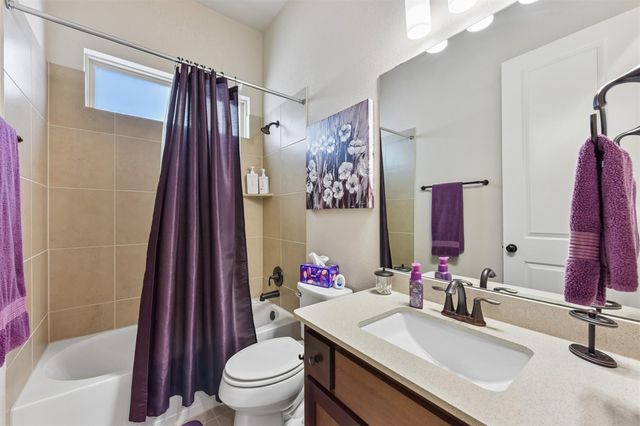 104 Skylark LN, Hutto, TX 78634