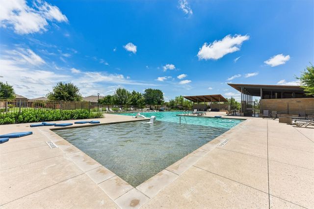104 Skylark LN, Hutto, TX 78634