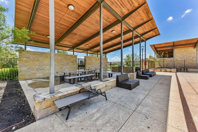 104 Skylark LN, Hutto, TX 78634