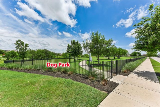 104 Skylark LN, Hutto, TX 78634