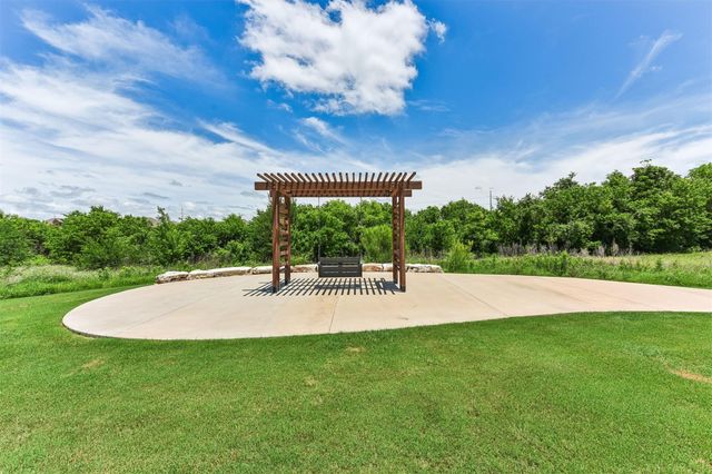 104 Skylark LN, Hutto, TX 78634
