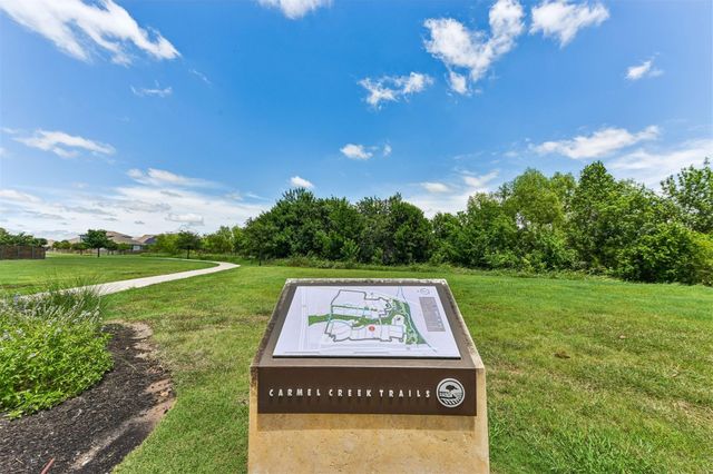 104 Skylark LN, Hutto, TX 78634