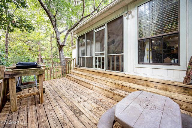 109 Reynolds Circle, Ocean Springs, MS 39564