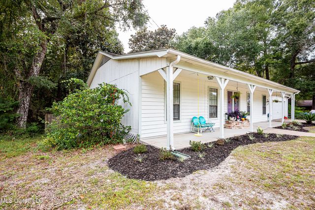 109 Reynolds Circle, Ocean Springs, MS 39564