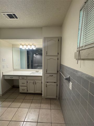 3731 Avenue M, Fort Worth, TX 76105