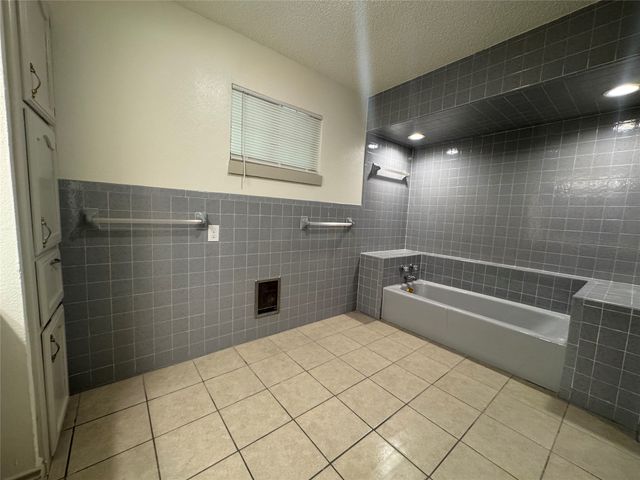 3731 Avenue M, Fort Worth, TX 76105