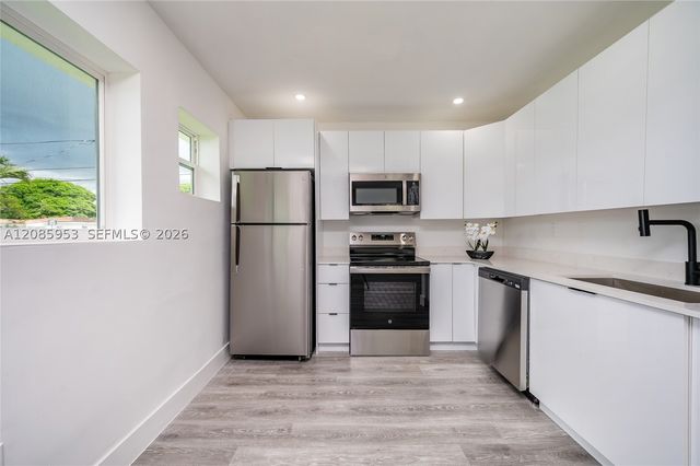 1028 NW 24th St, Miami, FL 33127
