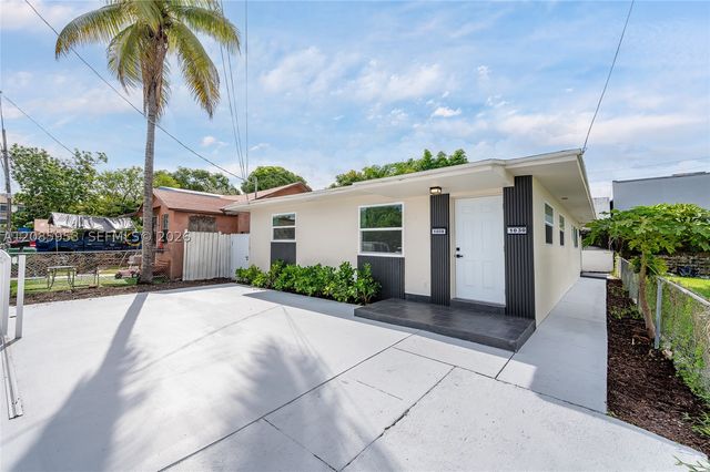 1028 NW 24th St, Miami, FL 33127