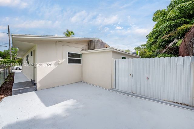 1028 NW 24th St, Miami, FL 33127