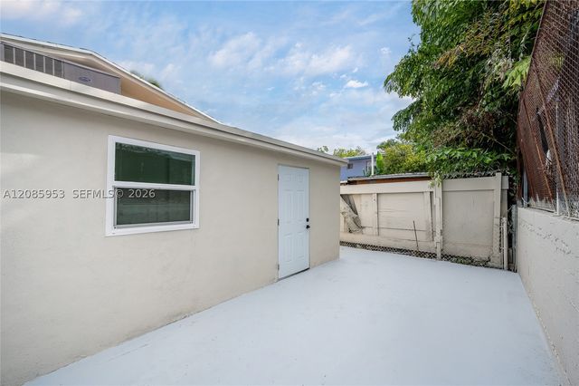 1028 NW 24th St, Miami, FL 33127