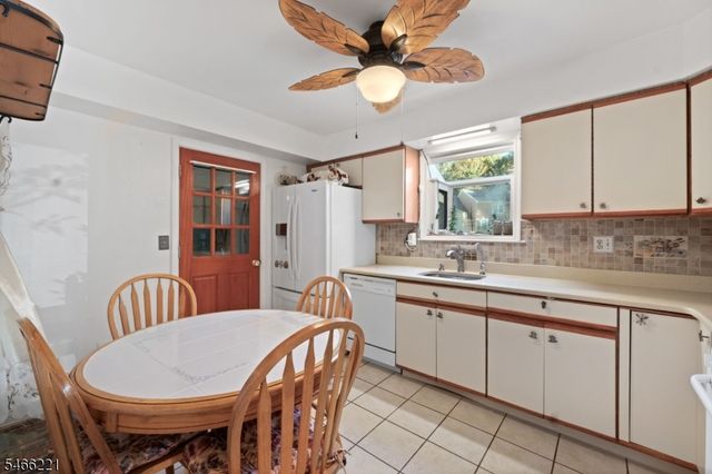 29 Avebury Pl, Franklin Twp., NJ 08873