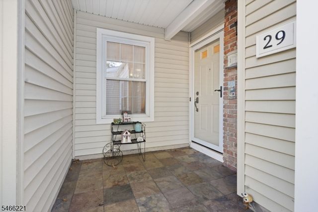 29 Avebury Pl, Franklin Twp., NJ 08873