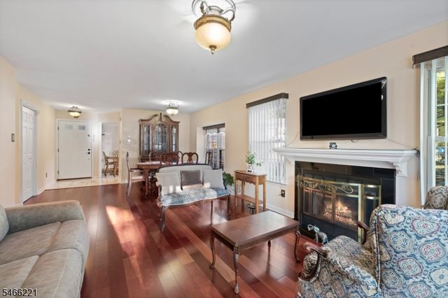 29 Avebury Pl, Franklin Twp., NJ 08873