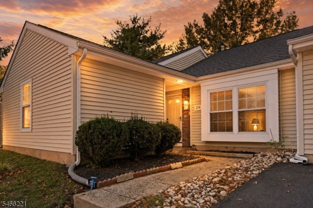 29 Avebury Pl, Franklin Twp., NJ 08873 — exterior