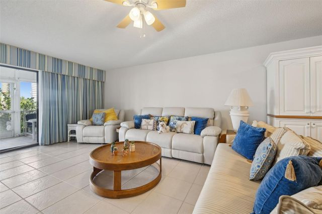 125 RIVER BEND PLACE D, Welaka, FL 32193