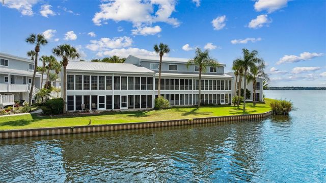 125 RIVER BEND PLACE D, Welaka, FL 32193