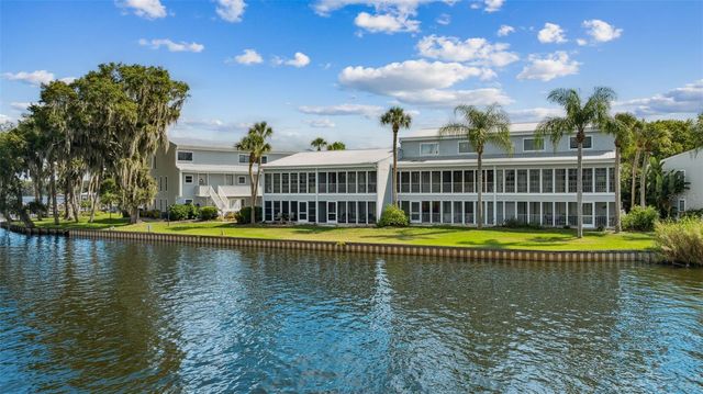 125 RIVER BEND PLACE D, Welaka, FL 32193