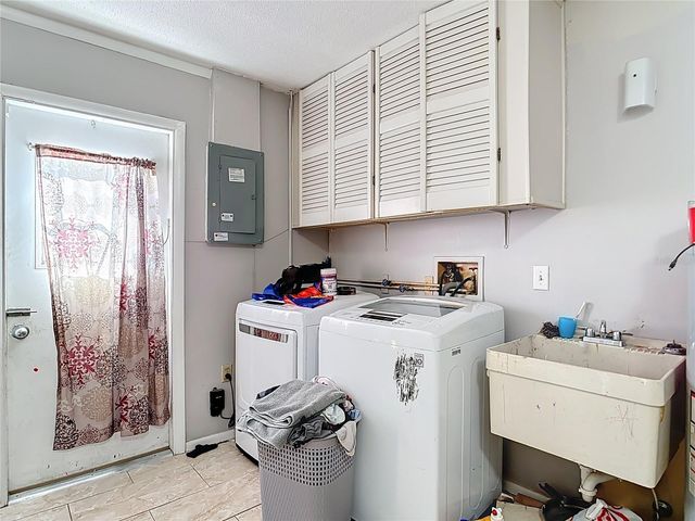 1144 PINELAND AVENUE, Venice, FL 34285