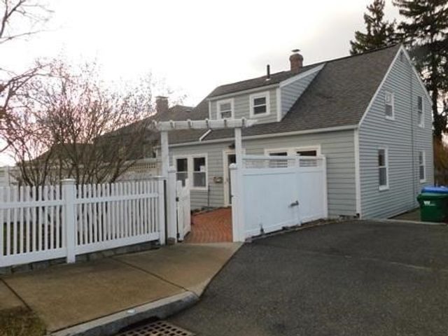 16 Hobbs Road 1, Medford, MA 02155