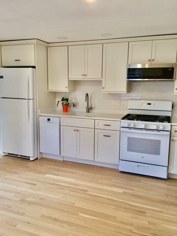 16 Hobbs Road 1, Medford, MA 02155