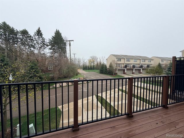 44561 GWINNETT Loop, Novi, MI 48377