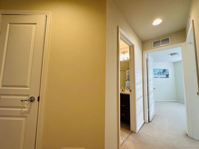 44561 GWINNETT Loop, Novi, MI 48377