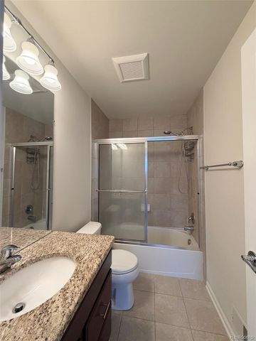 44561 GWINNETT Loop, Novi, MI 48377