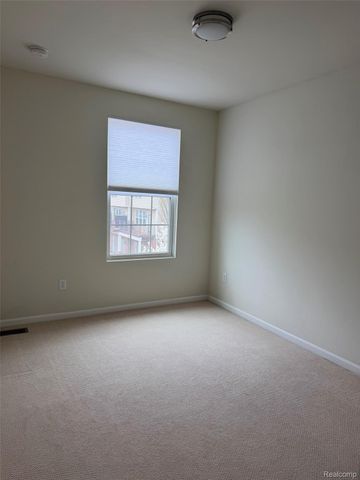 44561 GWINNETT Loop, Novi, MI 48377