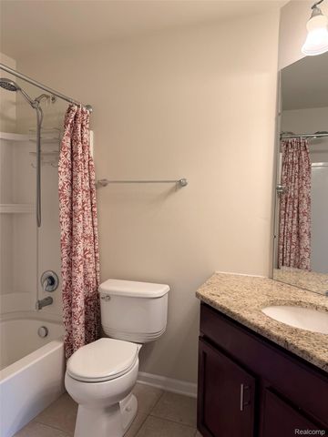 44561 GWINNETT Loop, Novi, MI 48377