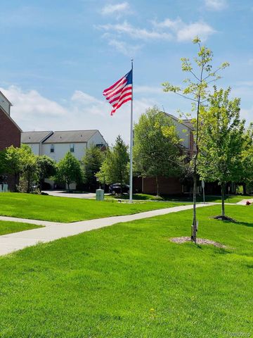 44561 GWINNETT Loop, Novi, MI 48377