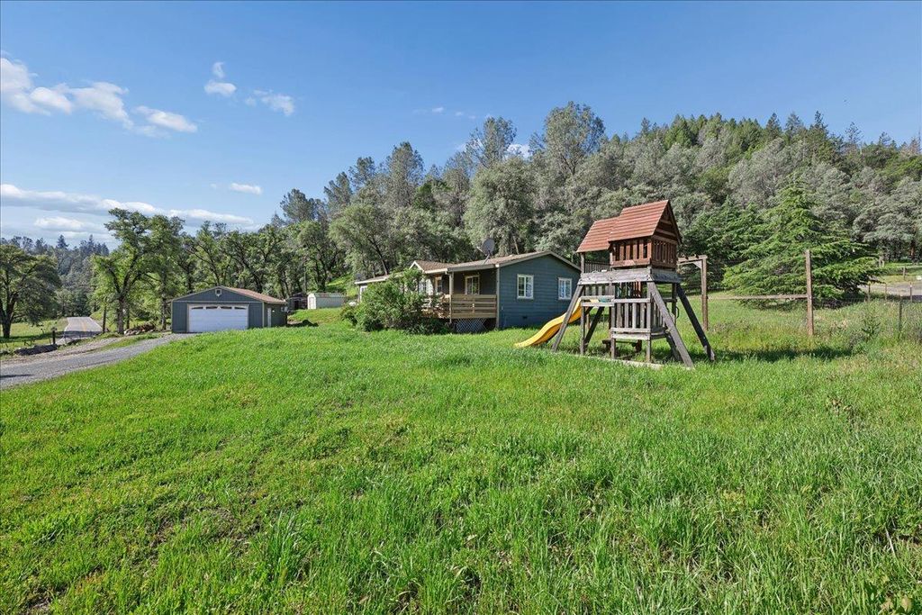 18388 Dog Bar Rd, Grass Valley, CA 95949