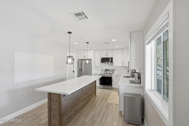 4420 W CHOLLA Street, Glendale, AZ 85304