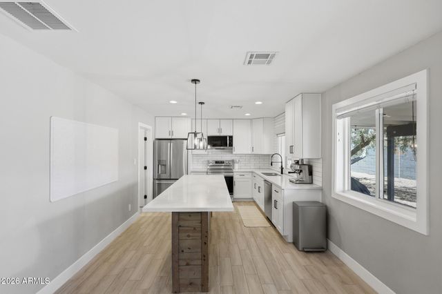 4420 W CHOLLA Street, Glendale, AZ 85304