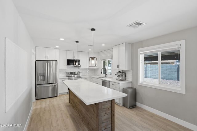 4420 W CHOLLA Street, Glendale, AZ 85304