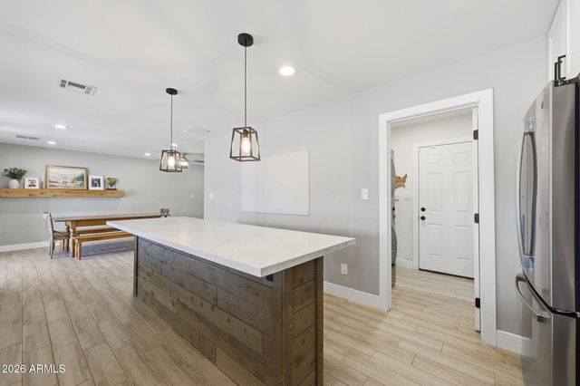 4420 W CHOLLA Street, Glendale, AZ 85304