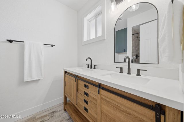 4420 W CHOLLA Street, Glendale, AZ 85304