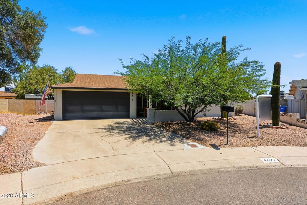 4420 W CHOLLA Street, Glendale, AZ 85304
