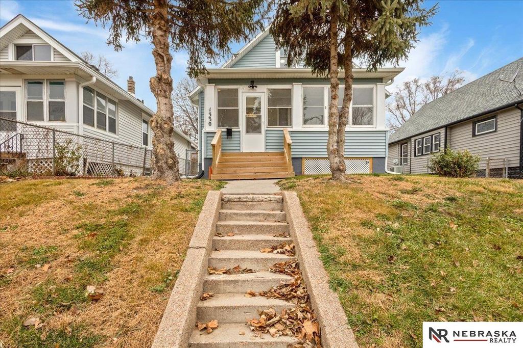 1330 S 21st Street, Omaha, NE 68107