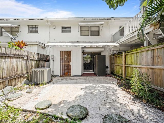3609 Townhouse Court 3609, West Palm Beach, FL 33407