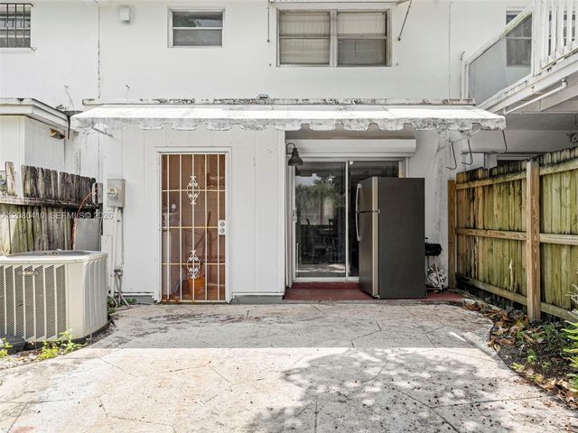 3609 Townhouse Court 3609, West Palm Beach, FL 33407