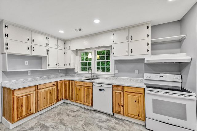 48 Irvin Seay RD, Bassett, VA 24055