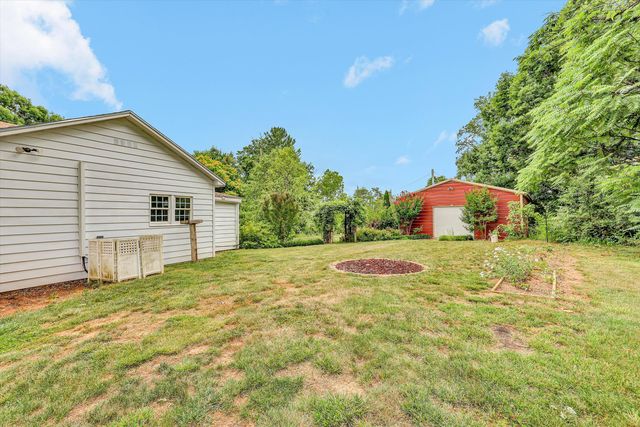 48 Irvin Seay RD, Bassett, VA 24055